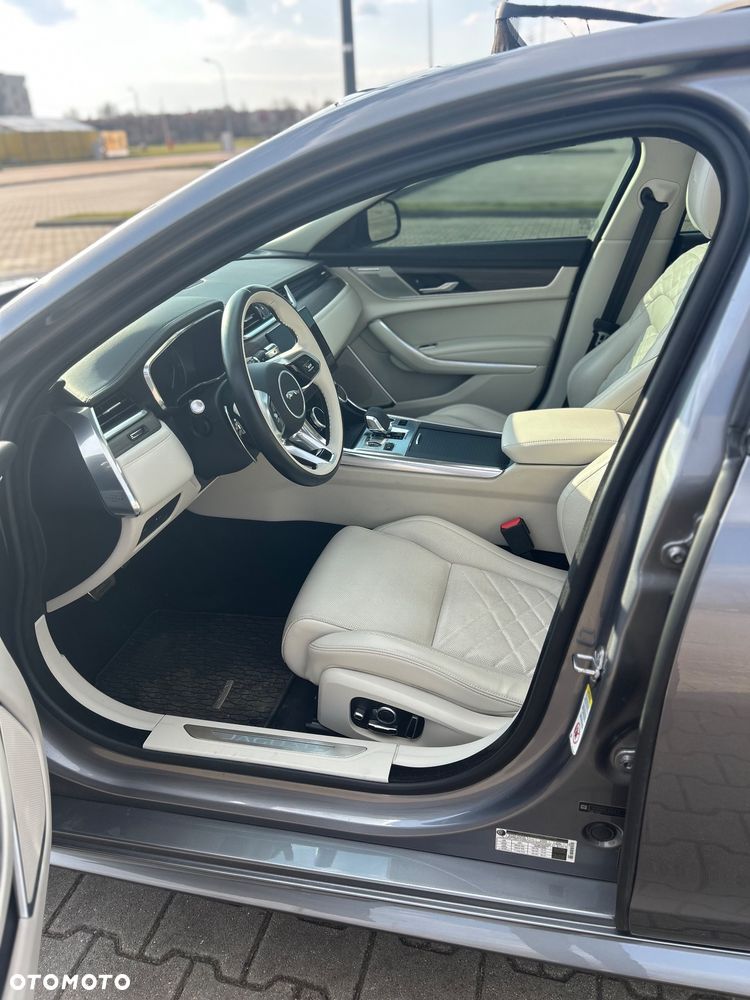 Jaguar XF 2.0 P250 HSE - 7