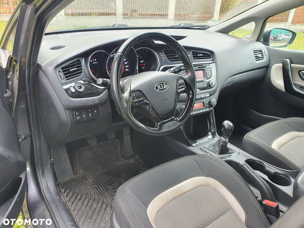 Kia Ceed 1.6 GDI Fifa World Cup Edition - 10