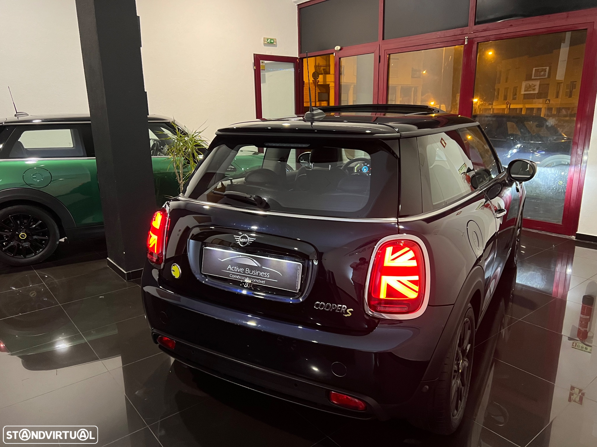 MINI 3 Portas Cooper SE Camden Edition - 7