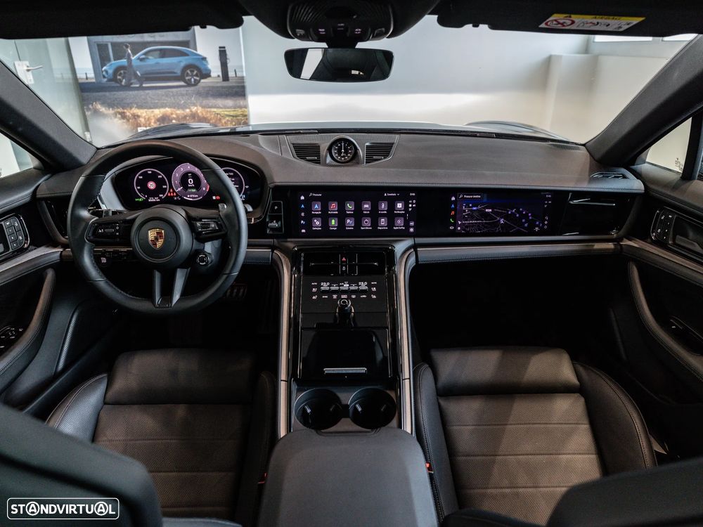 Porsche Panamera 4 E-Hybrid - 24