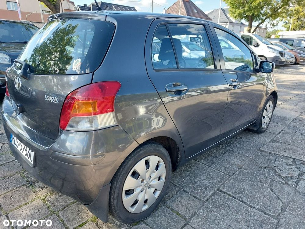 Toyota Yaris - 4