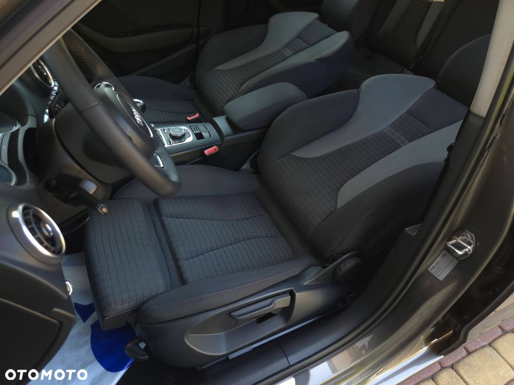 Audi A3 Sportback 2.0 TDI (clean diesel) quattro Ambiente - 27