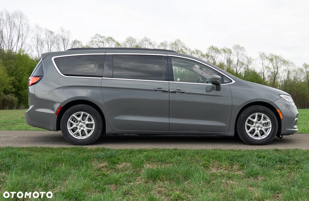 Chrysler Pacifica - 4