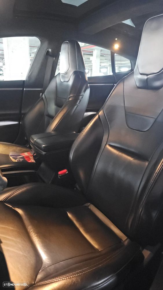 Tesla Model S 90D - 20