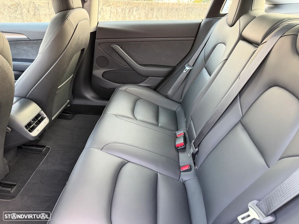 Tesla Model 3 RWD - 10
