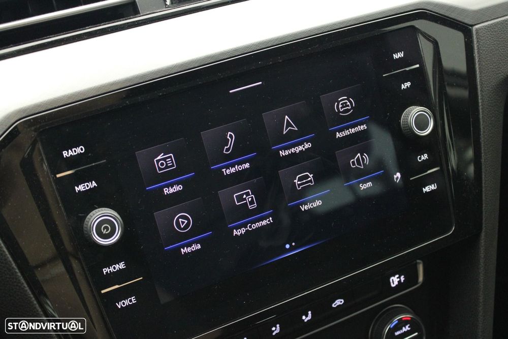 VW Passat Variant 2.0 TDI Business DSG - 25