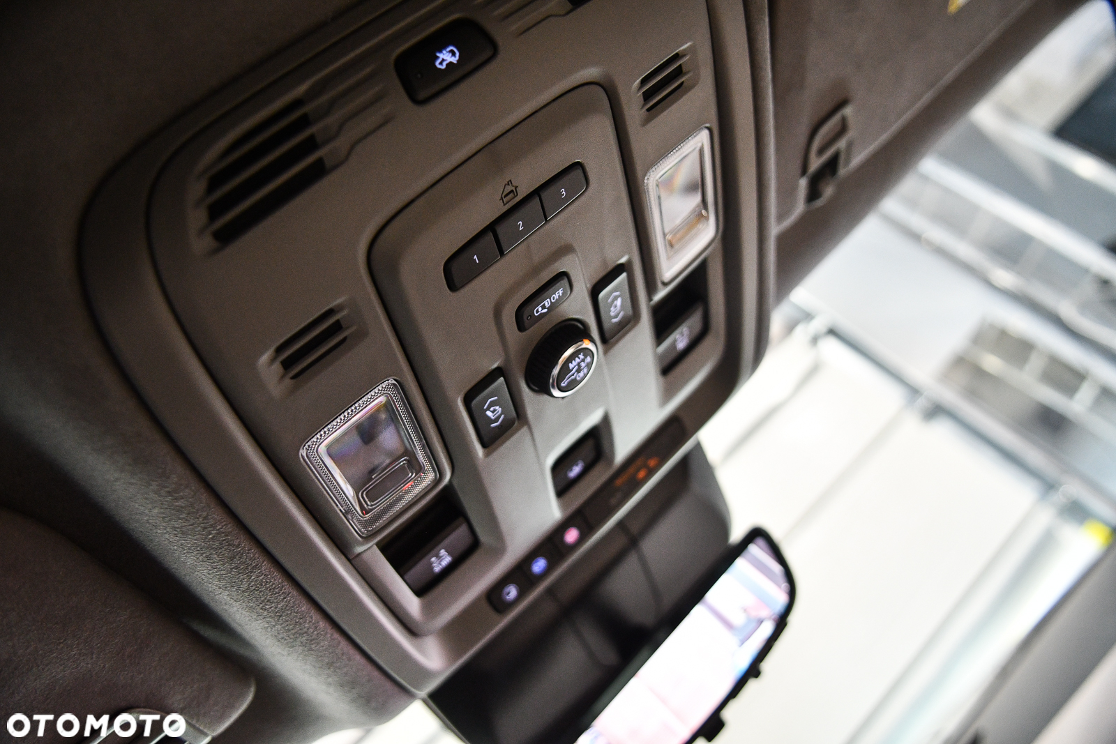 Cadillac Escalade - 35