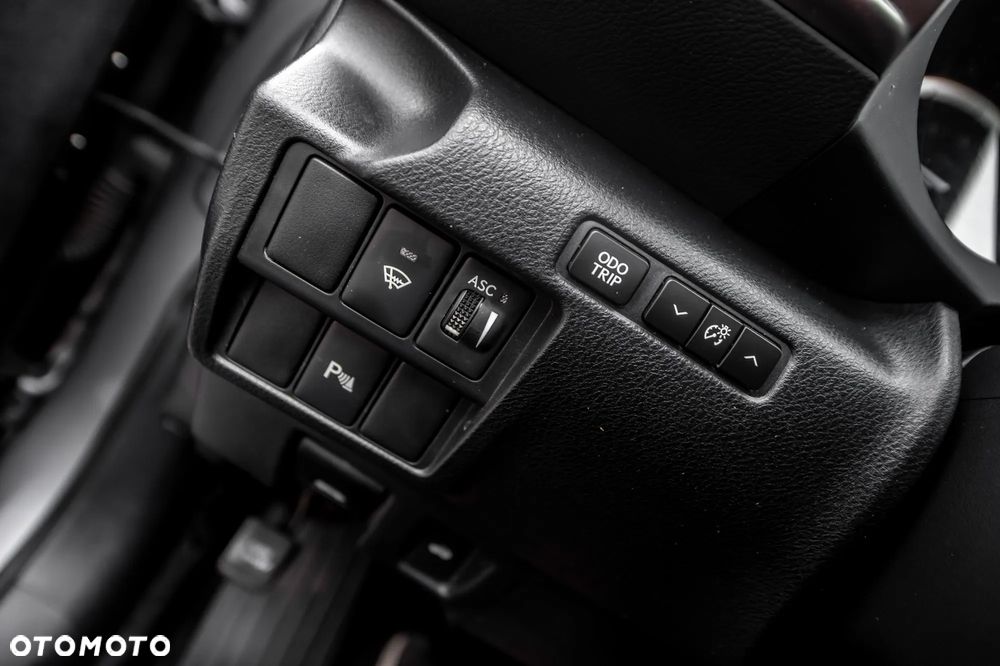 Lexus IS 300h Business Edition - 26