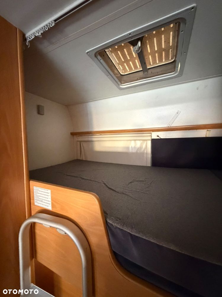 Ford Transit Challenger Genesis - 8