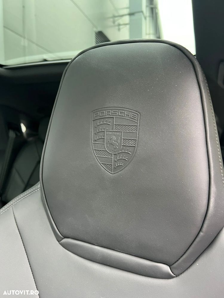 Porsche Cayenne Coupe E-Hybrid - 7