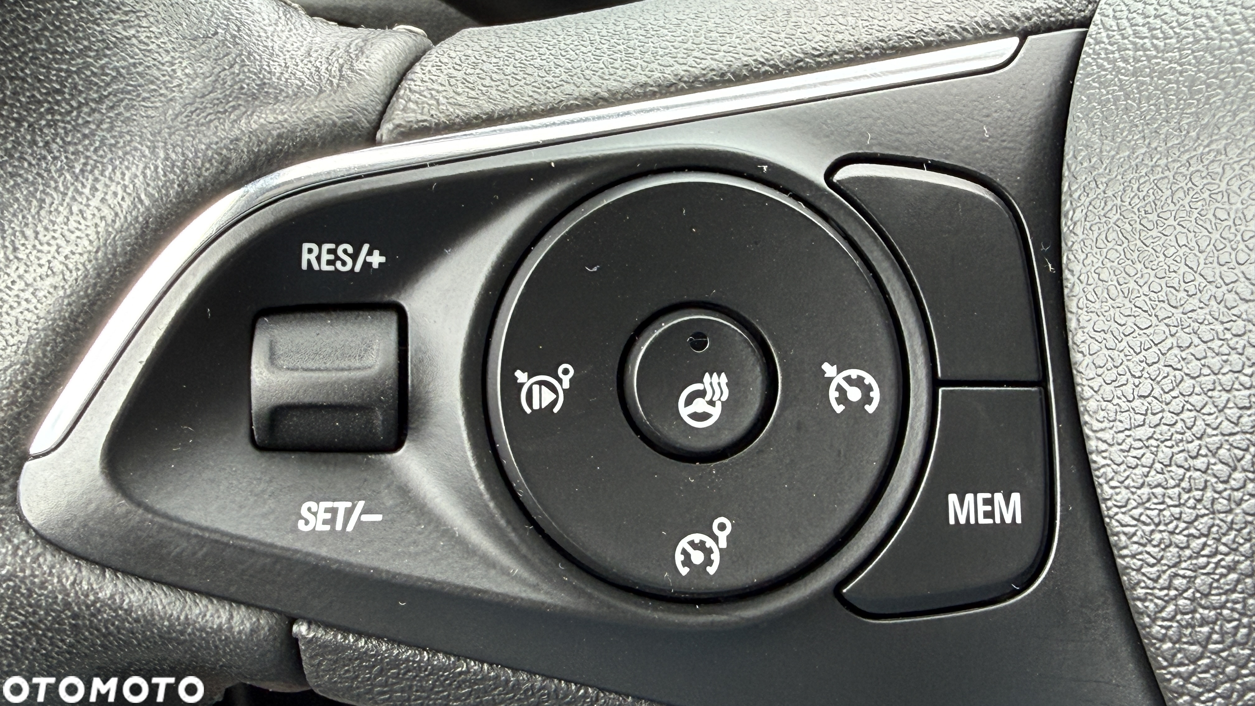 Opel Crossland X - 22