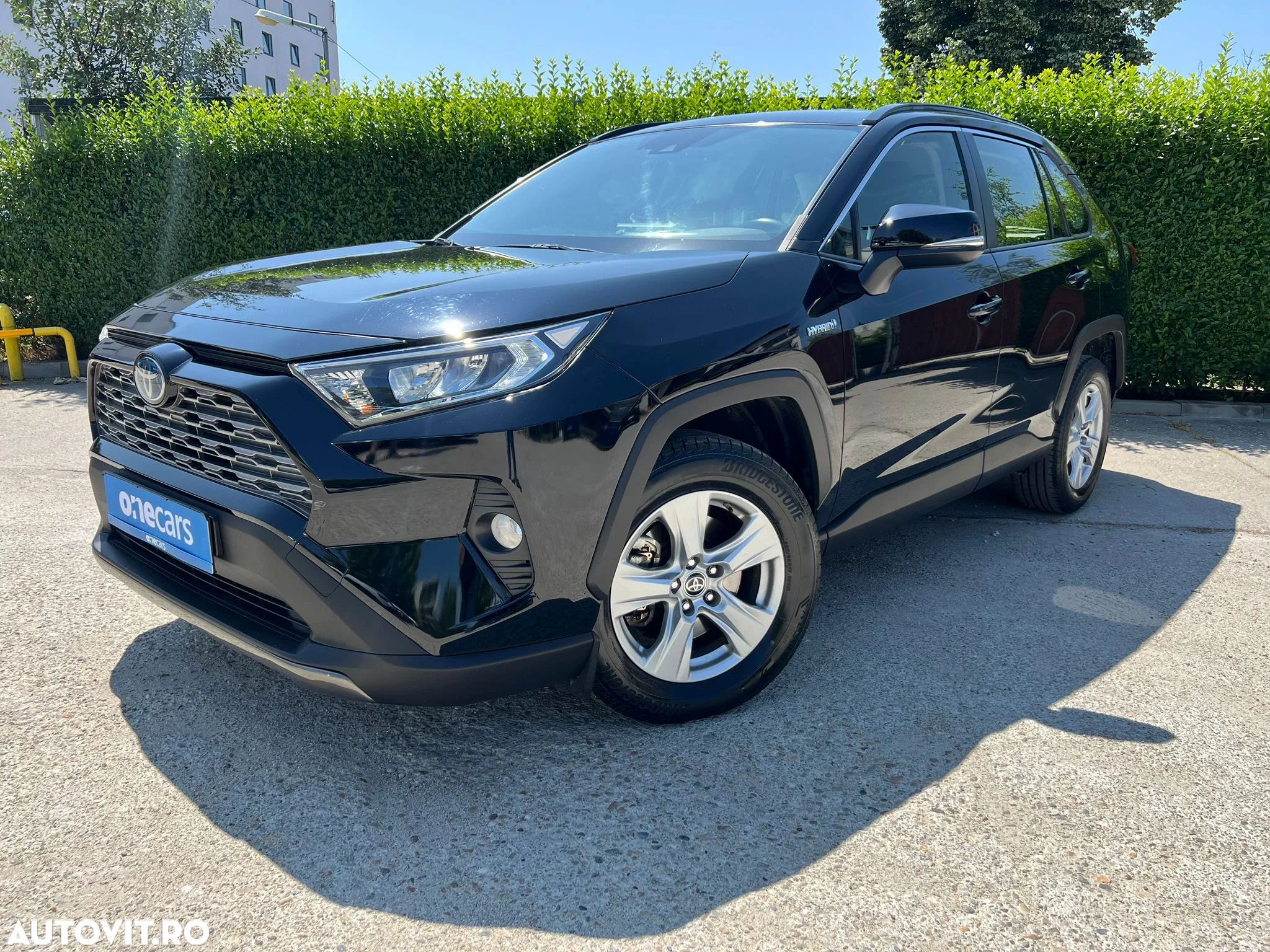 Toyota RAV4 - 1
