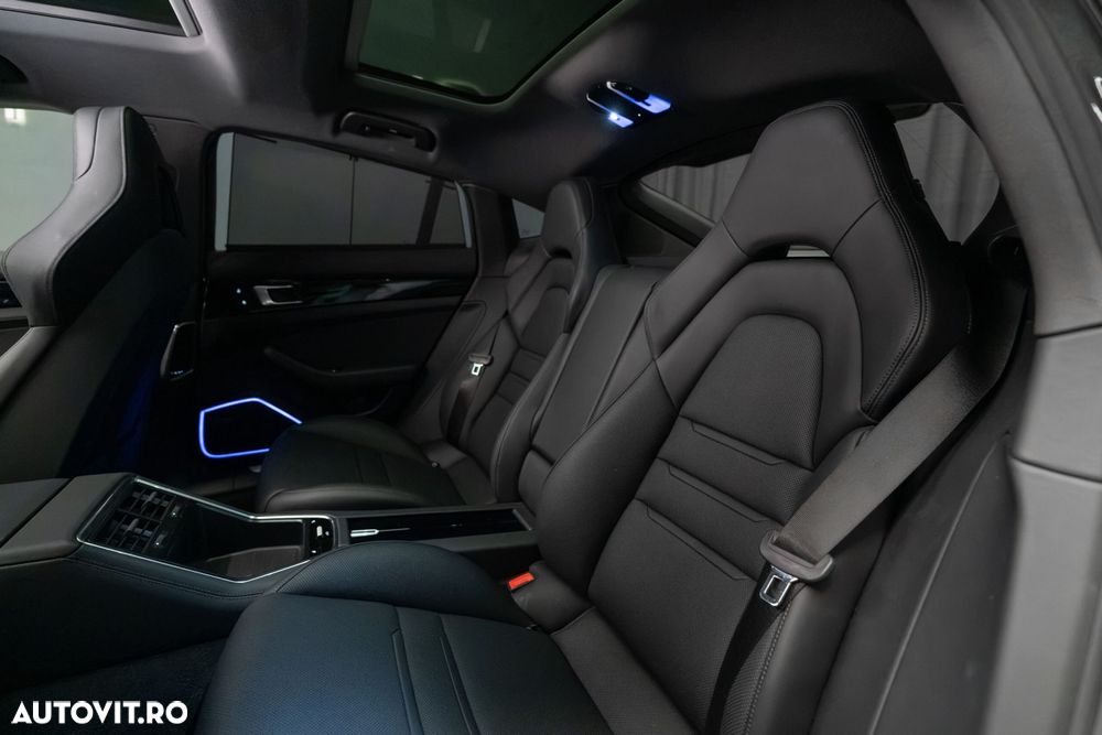 Porsche Panamera - 33