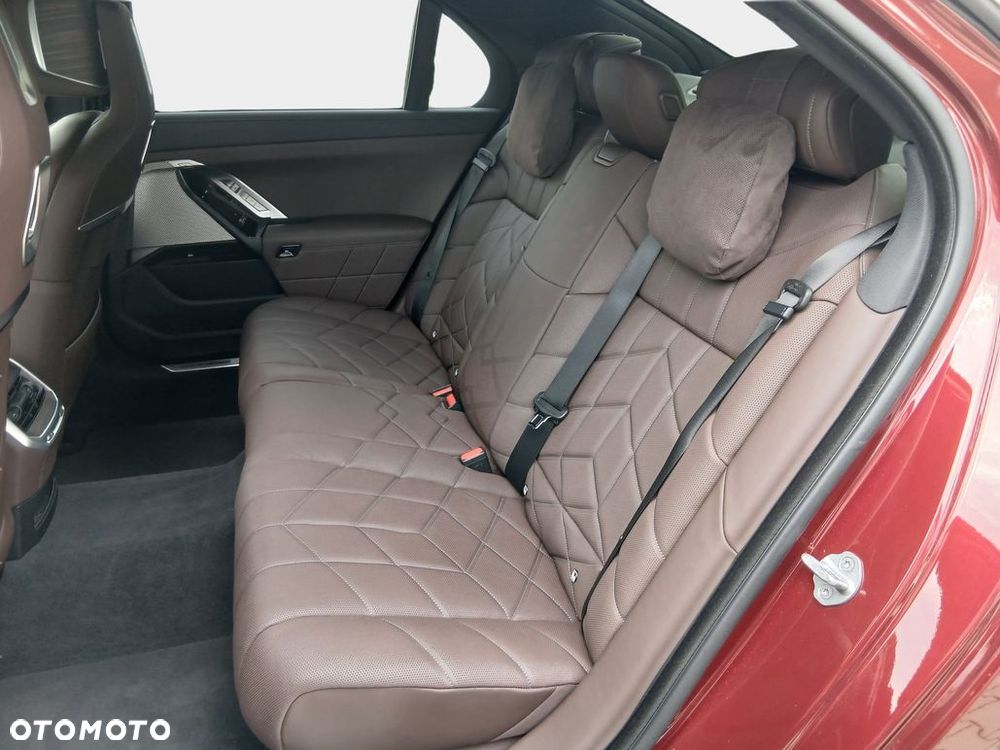 BMW Seria 7 730d xDrive mHEV sport - 28