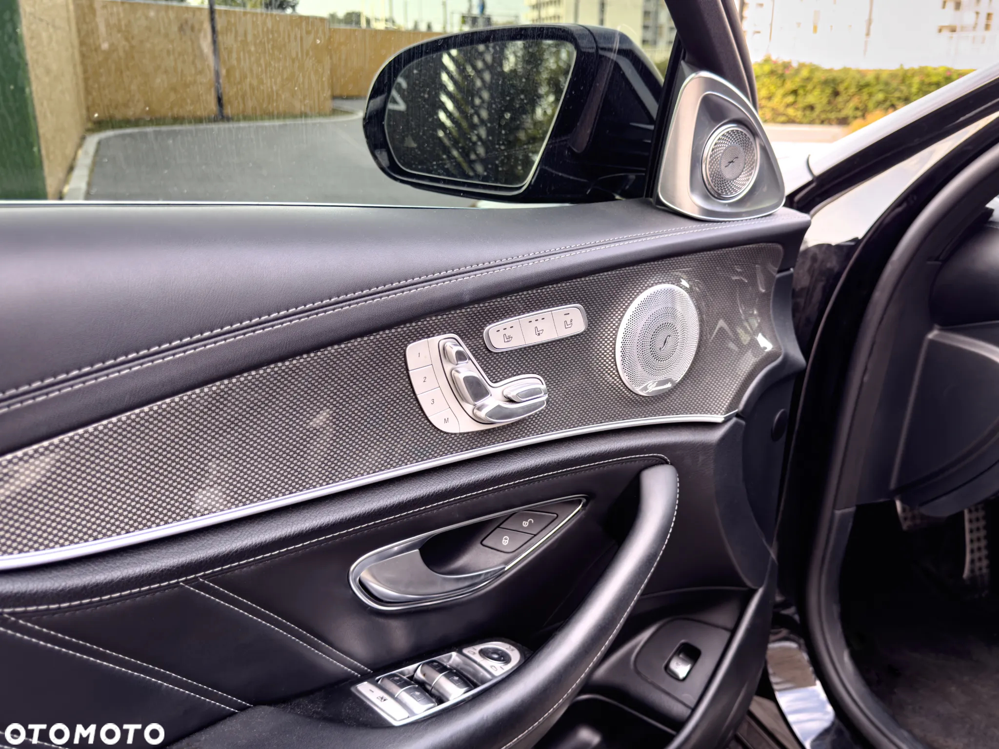 Mercedes-Benz Klasa E AMG 63 S 4Matic+ T AMG Speedshift MCT-9G - 13