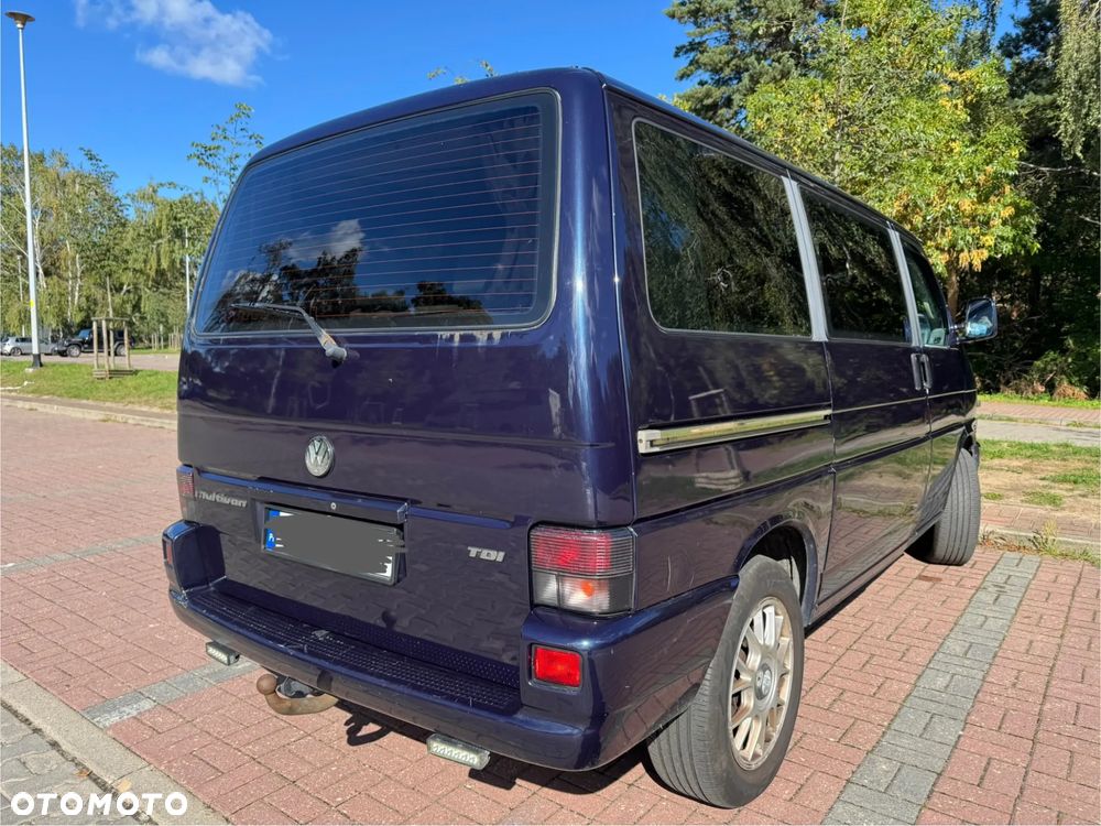 Volkswagen Multivan - 4