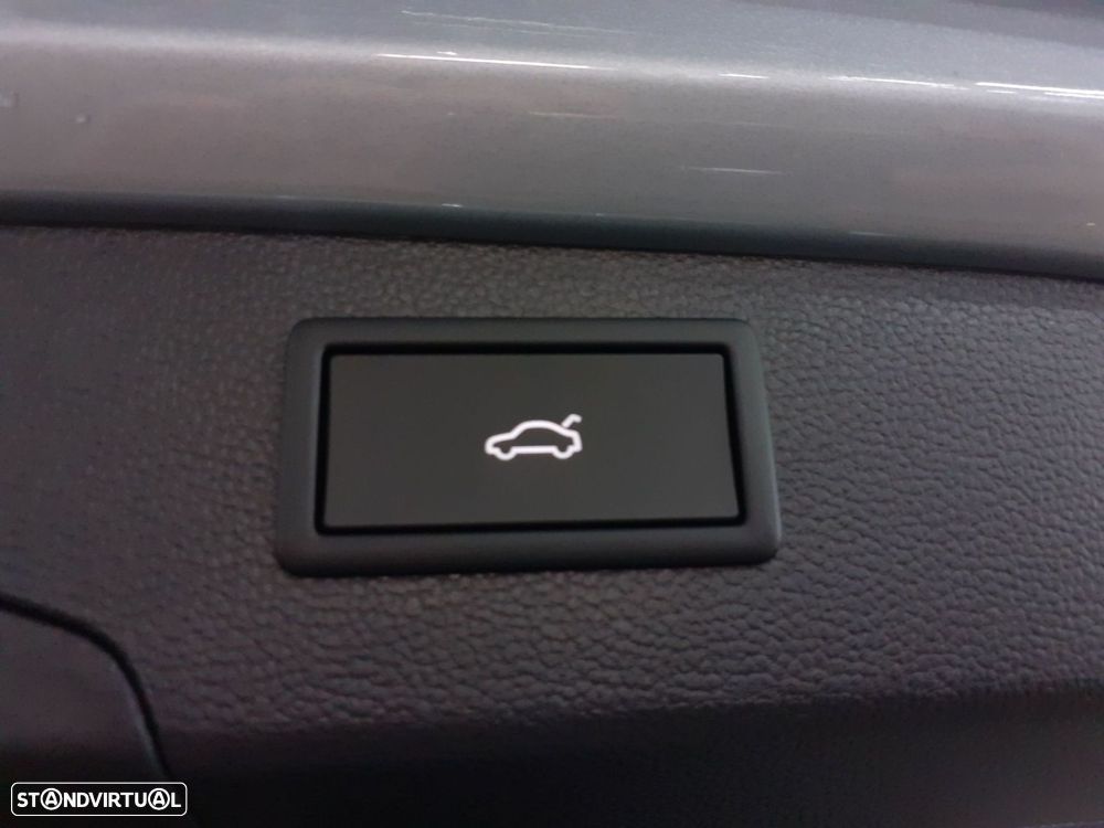 VW Passat Variant 1.5 TSI eHybrid R-Line DSG - 24