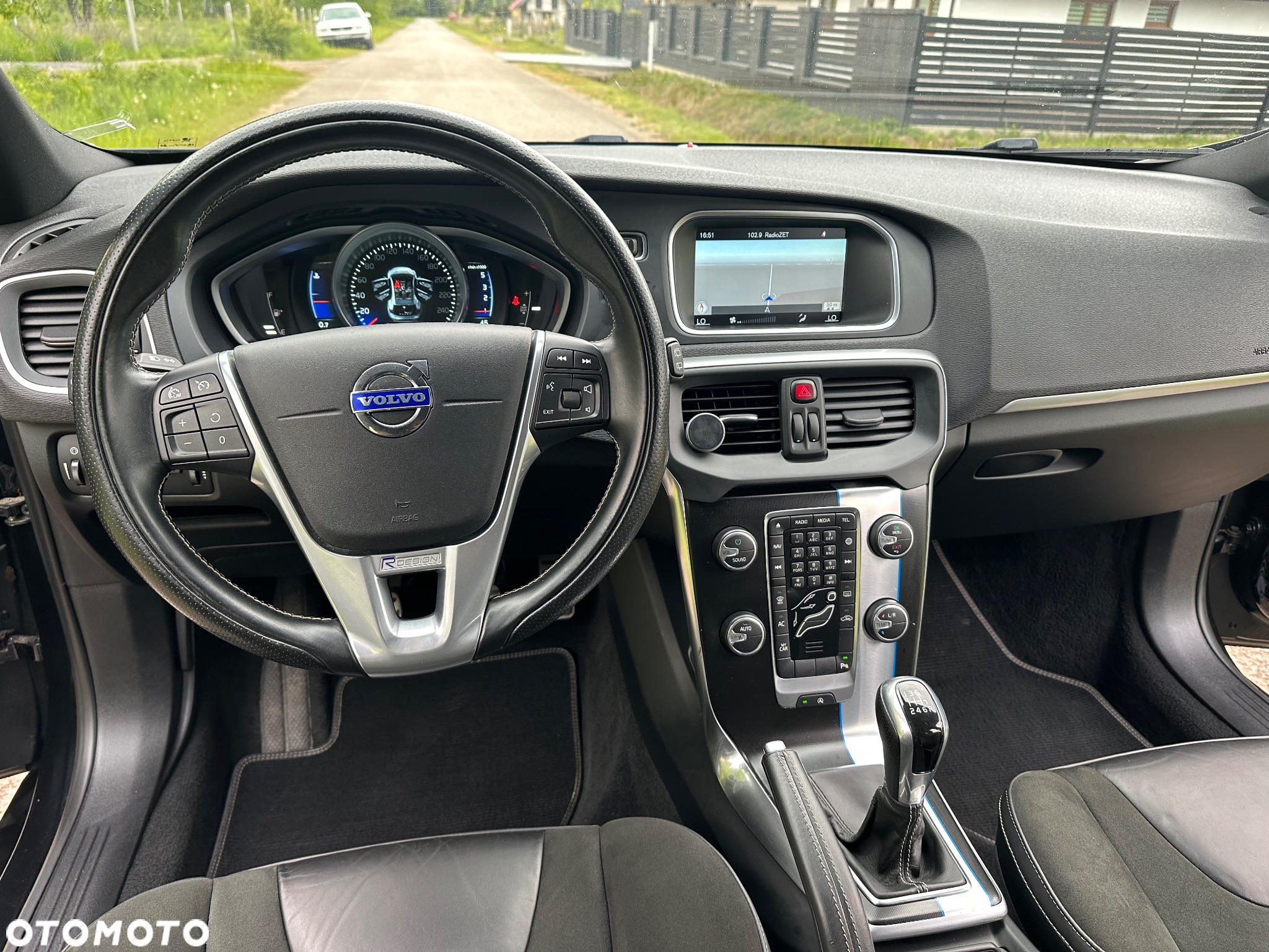 Volvo V40 D4 Drive-E R-Design Momentum - 6