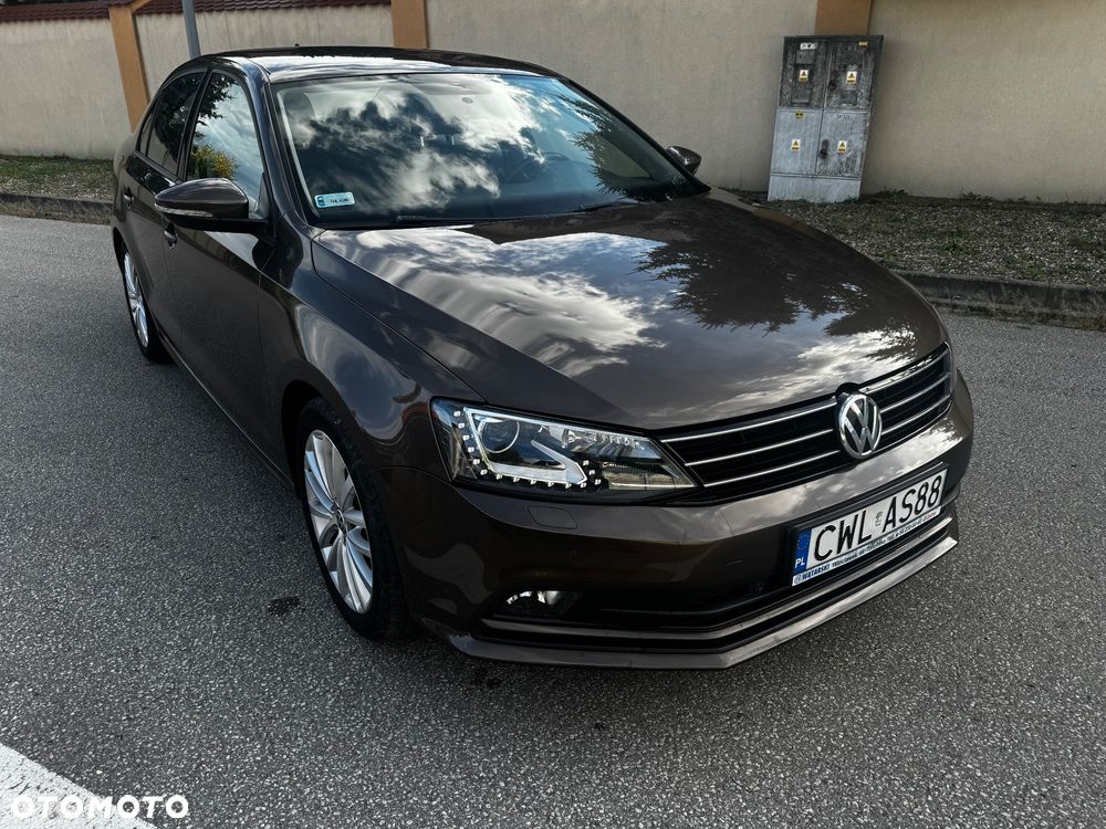 Volkswagen Jetta - 8