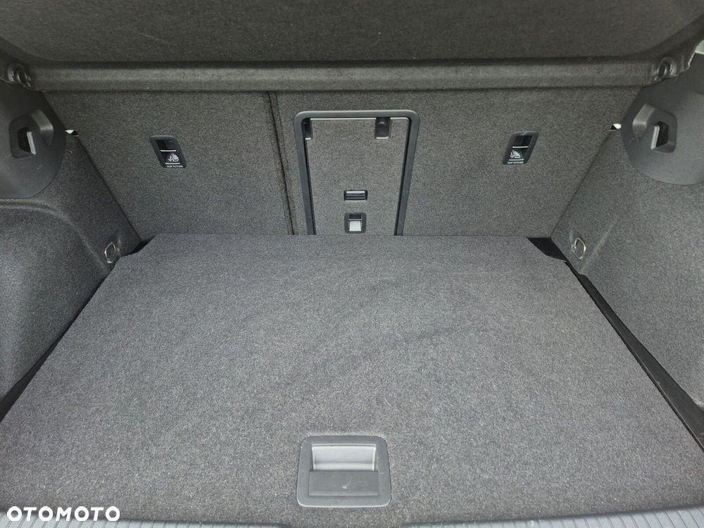 Volkswagen Golf - 27
