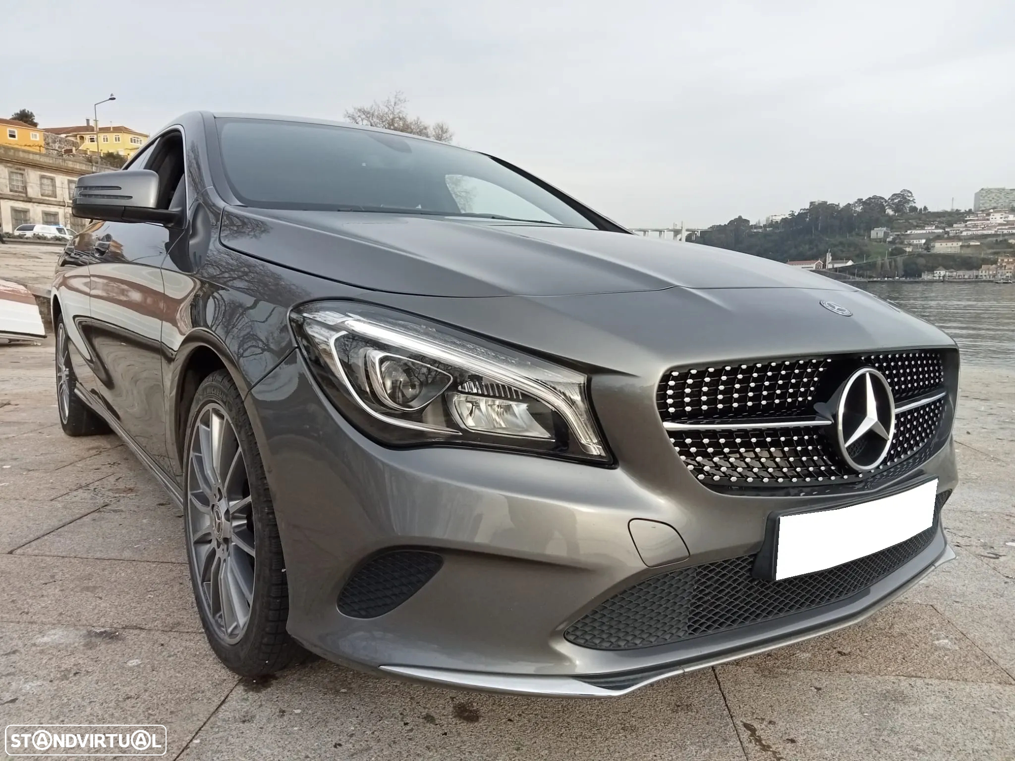 Mercedes-Benz CLA 180 Shooting Brake d 7G-DCT Urban - 32