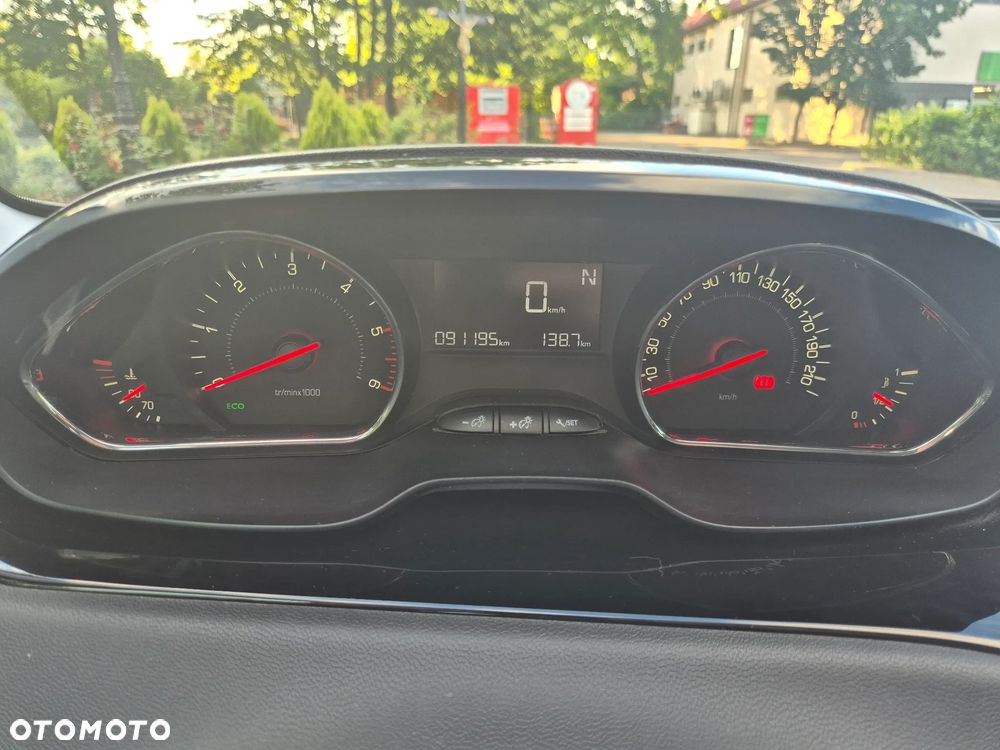 Peugeot 208 1.4 e-HDi Active STT - 8