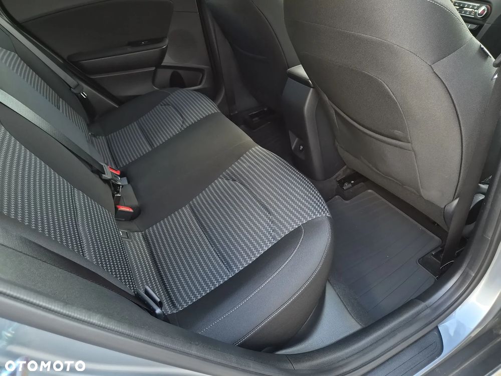 Kia XCeed 1.5 T-GDI M - 25