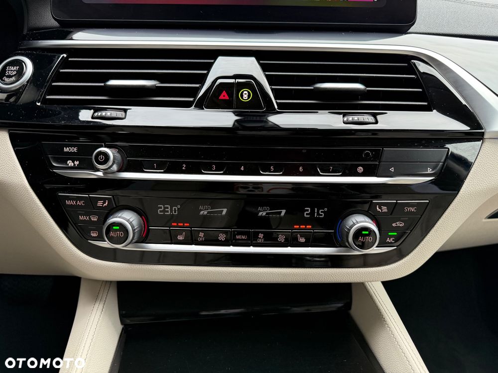 BMW Seria 5 520d Touring Luxury Line - 26