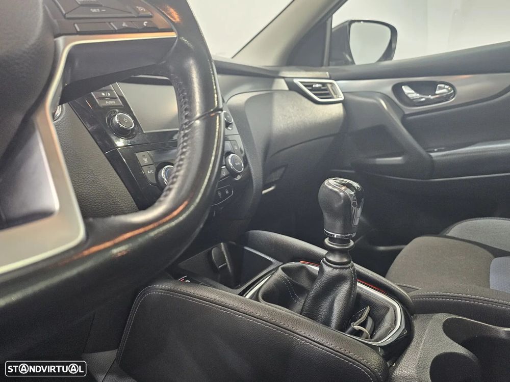 Nissan Qashqai 1.5 dCi N-Connecta J18 - 32