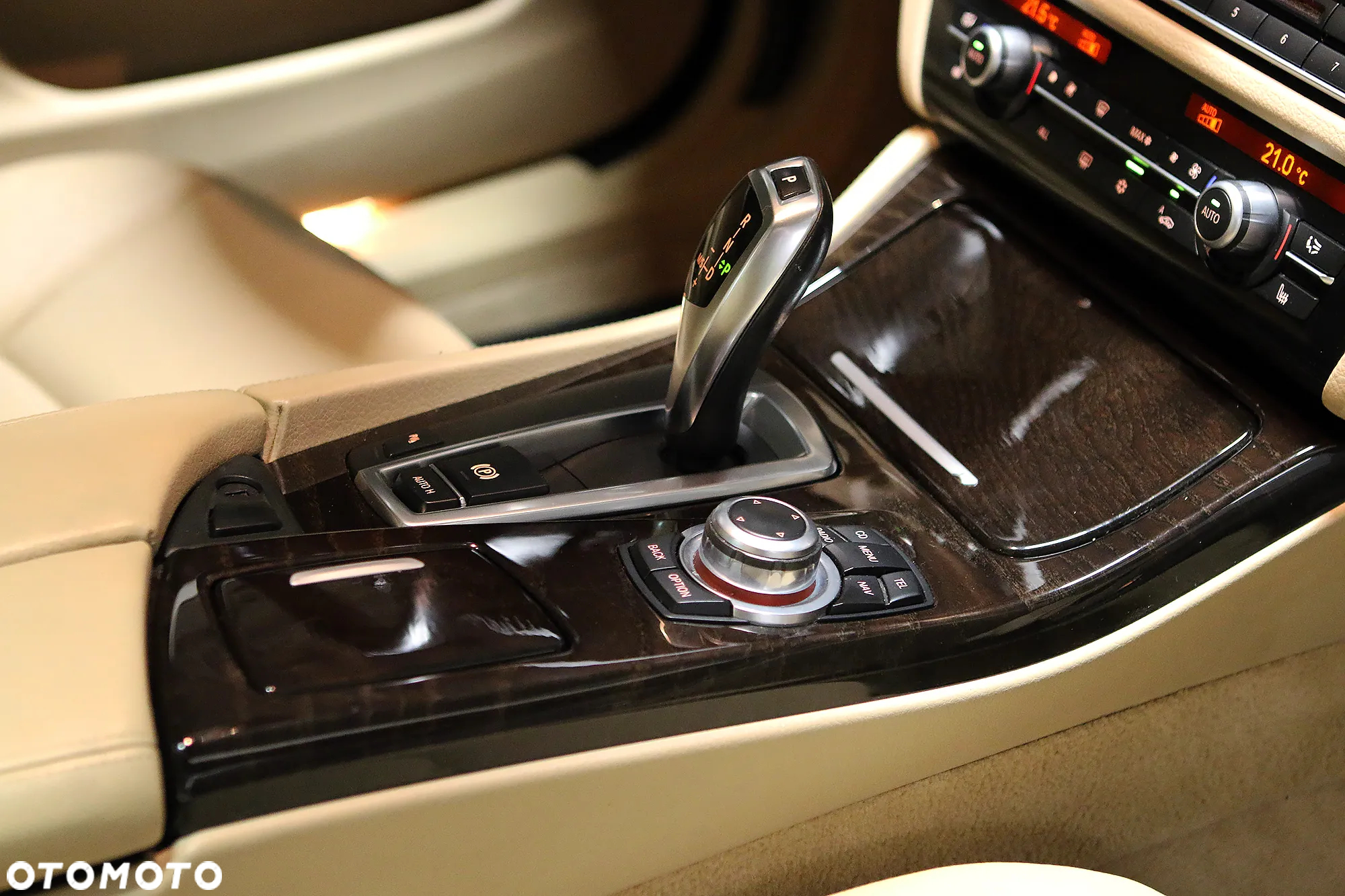 BMW Seria 5 528i - 24