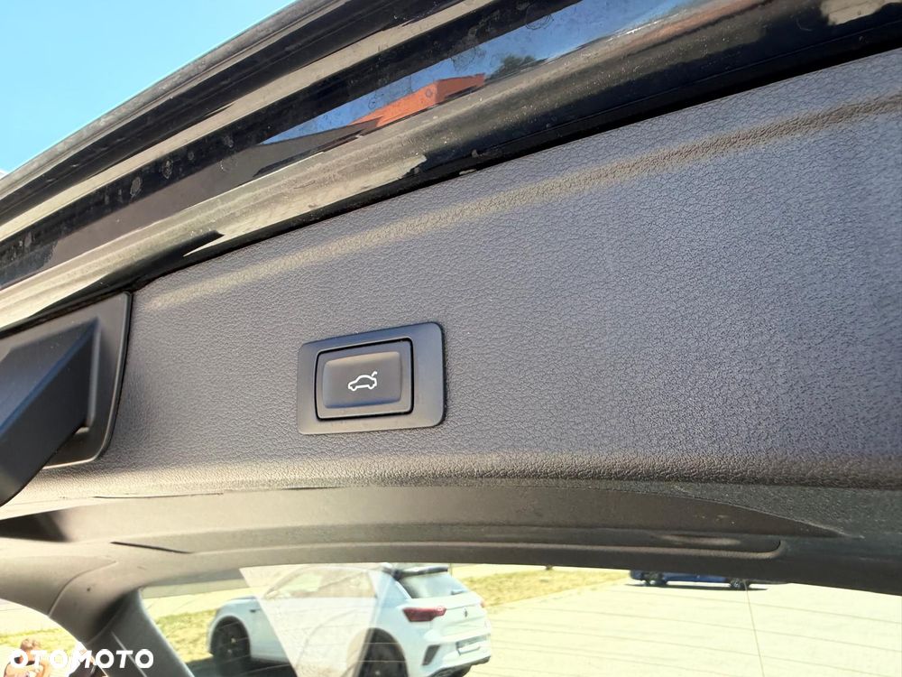 Audi A4 Avant 2.0 TDI S tronic - 23
