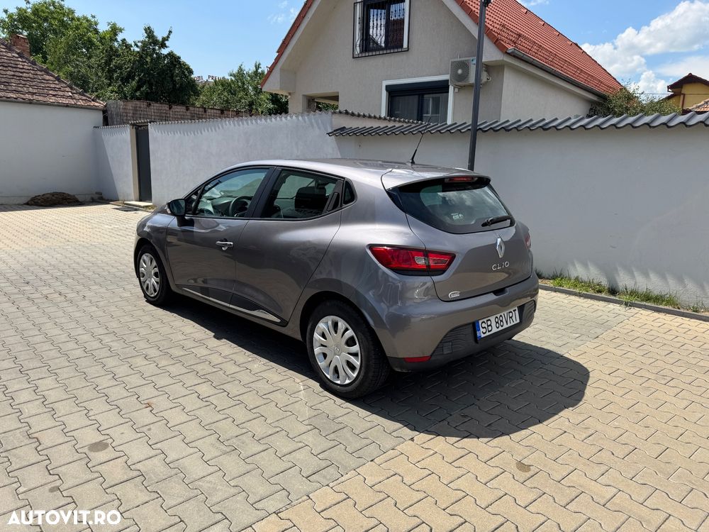 Renault Clio - 10