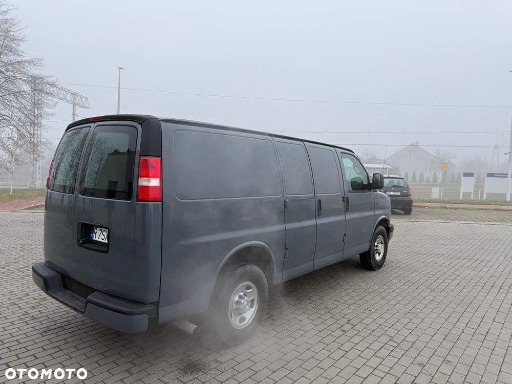 Chevrolet Express - 4