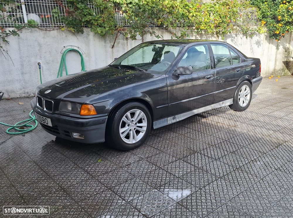 BMW 316 i Touring - 11