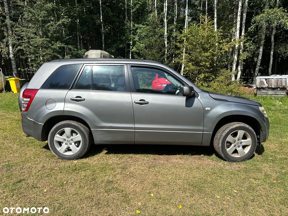 Suzuki Grand Vitara 2.0 - 5