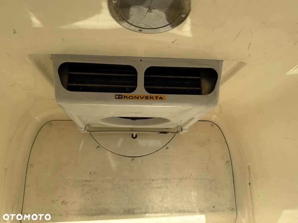 Volkswagen Caddy - 12