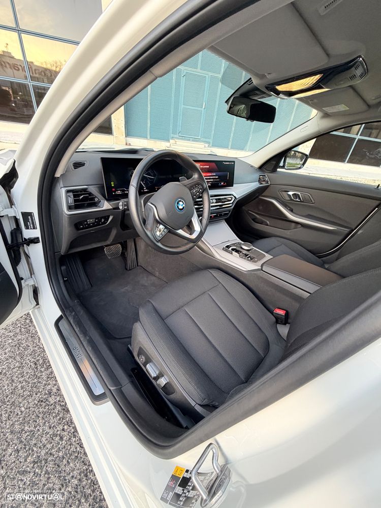 BMW 330 e iPerformance Line Sport - 30