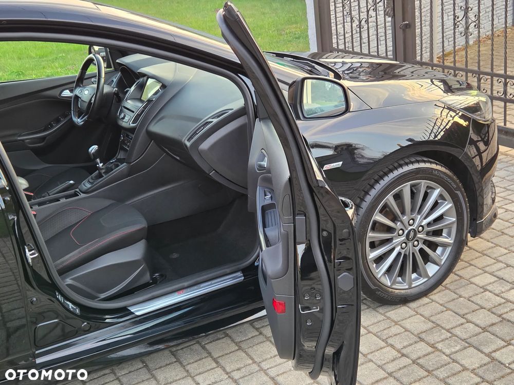 Ford Focus 1.0 EcoBoost Start-Stopp-System ST-LINE DESIGN - 34