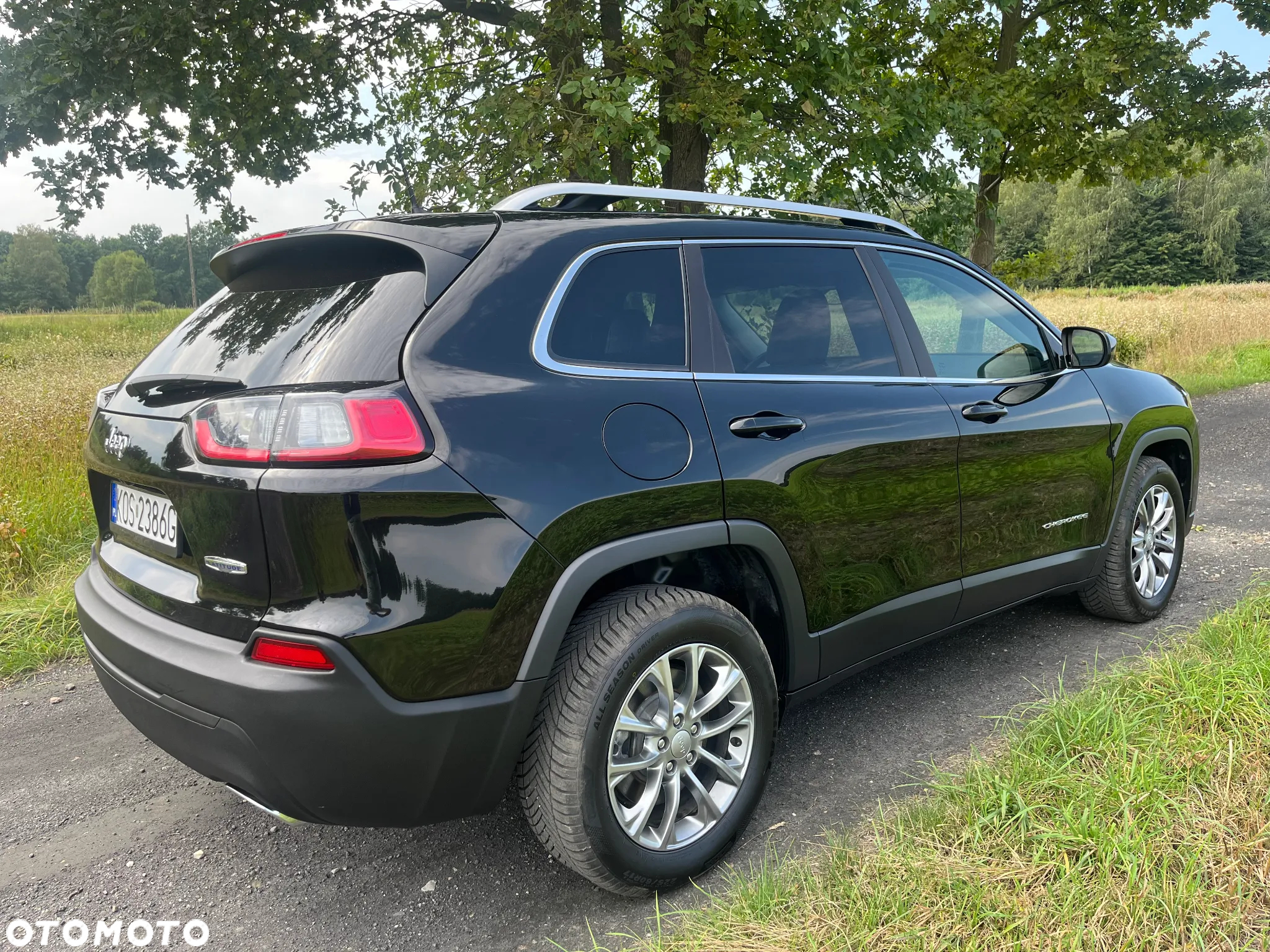 Jeep Cherokee - 14