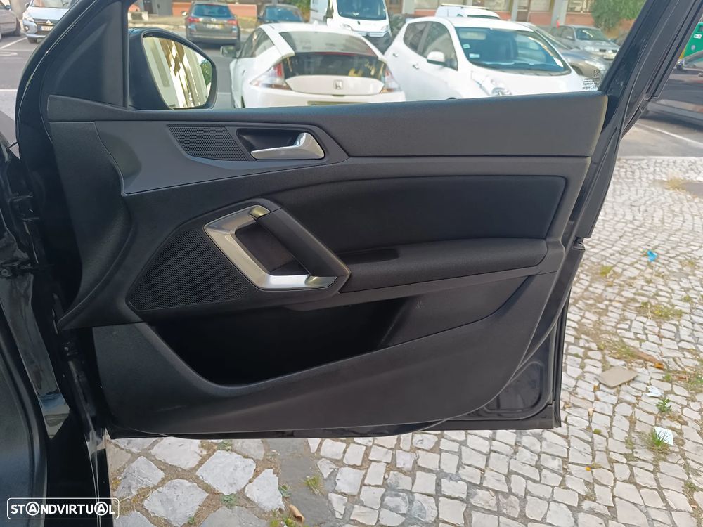 Peugeot 308 PureTech 130 GPF EAT8 Stop & Start Active Pack - 29