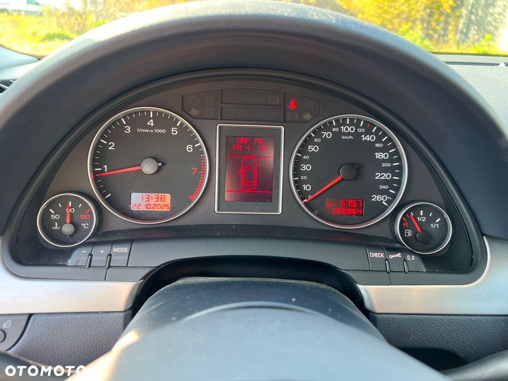 Audi A4 Limousine - 14