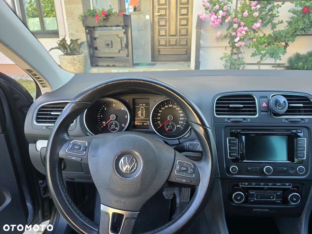 Volkswagen Golf - 16