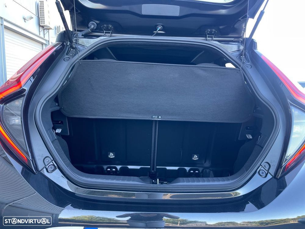 Toyota Aygo X 1.5 Hybrid Envy - 11