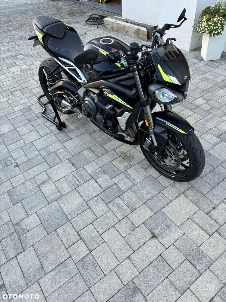 Triumph Street Triple - 2