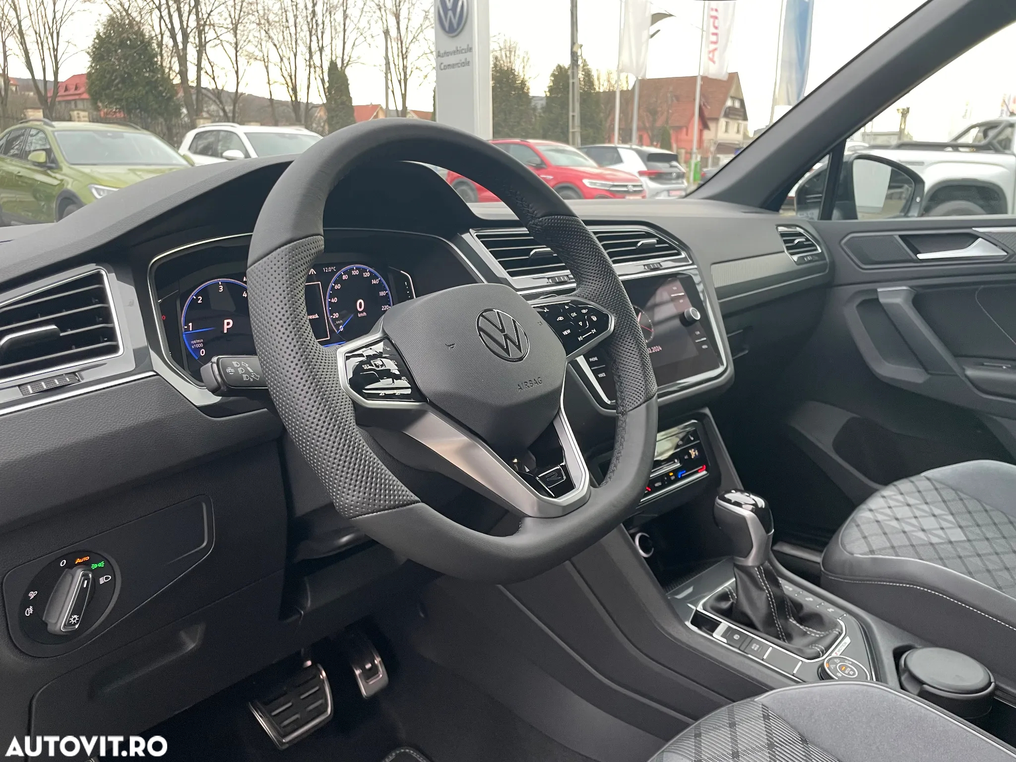 Volkswagen Tiguan - 14