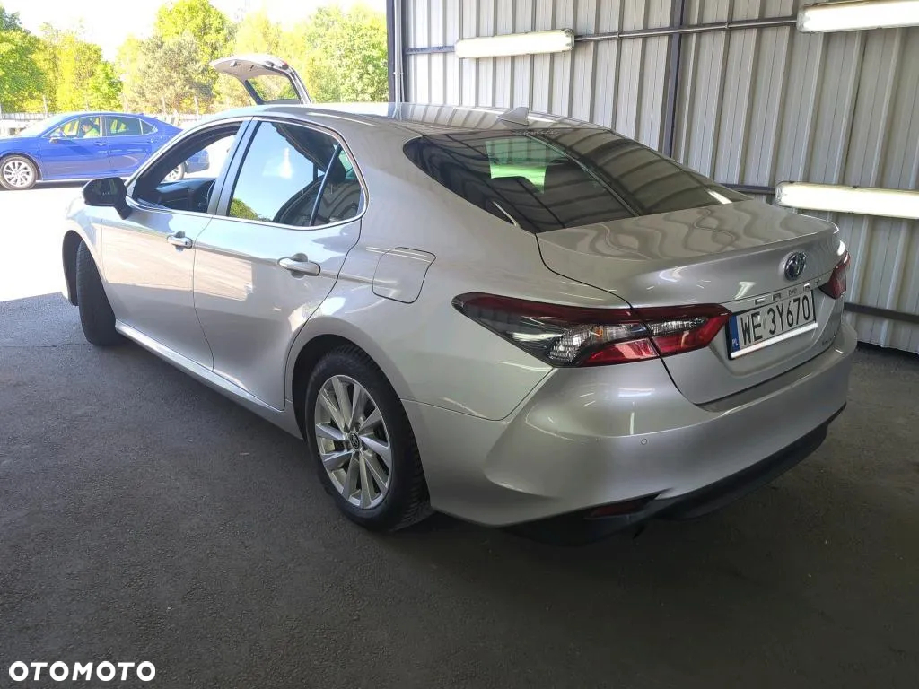 Toyota Camry 2.5 Hybrid Comfort CVT - 2
