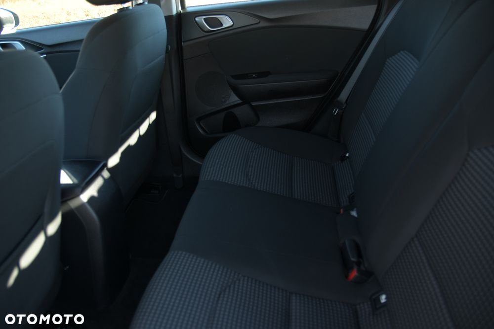 Kia Ceed - 24