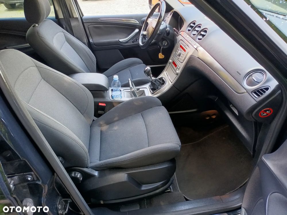 Ford S-Max - 24