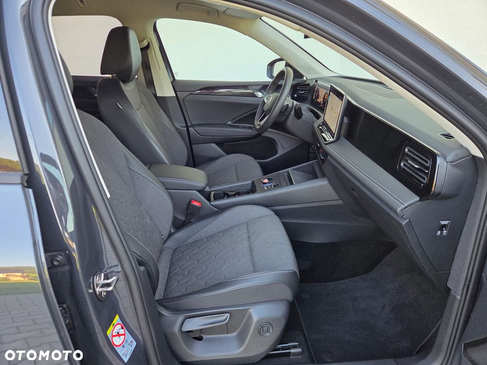 Volkswagen Tiguan - 12