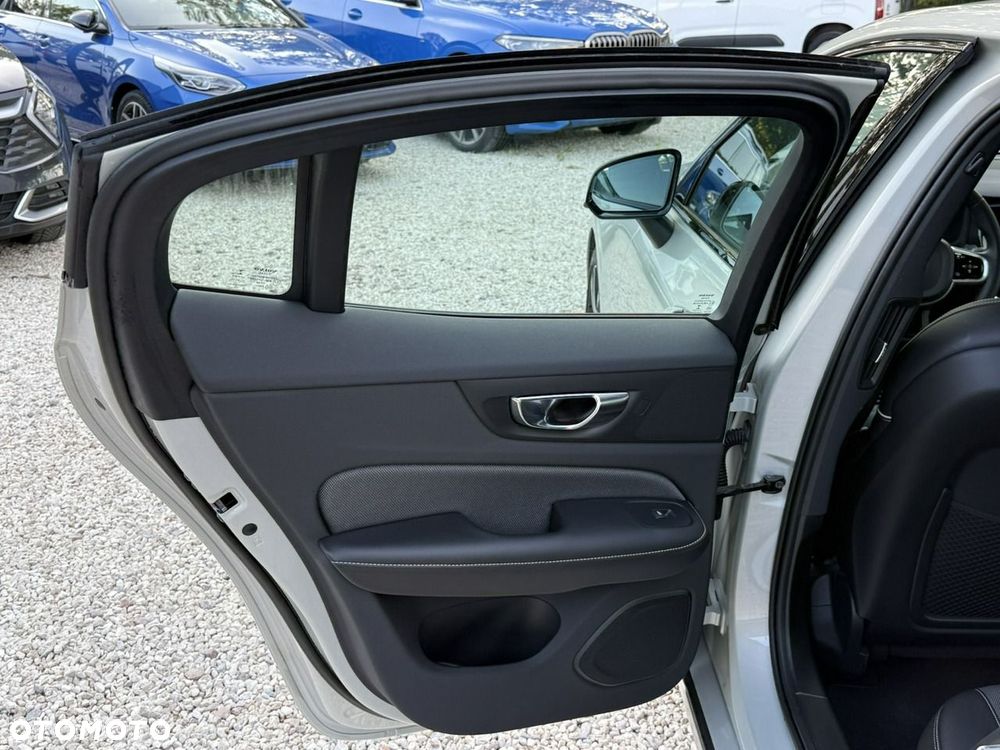 Volvo S60 B4 B R-Design - 18